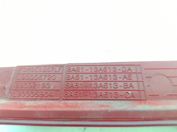 8A6113A613DA TERCERA LUZ DE FRENO FORD FIESTA VI|Desguaces La Cabaña
