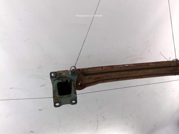 575807305B  TRAVIESA TRA SEAT ATECA (KH7)|Desguaces La Cabaña