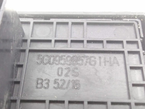 5G0959857 MANDO ELEVALUNAS PUERTA LAT DEL IZQ SEAT ATECA (KH7)|Desguaces La Cabaña