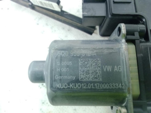 575839462A  ELEVALUNAS PUERTA LAT TRA DER SEAT ATECA (KH7)|Desguaces La Cabaña