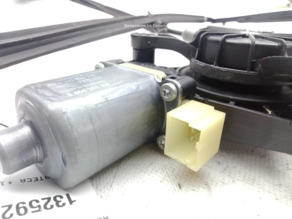575837462A  ELEVALUNAS PUERTA LAT DEL DER SEAT ATECA (KH7)|Desguaces La Cabaña