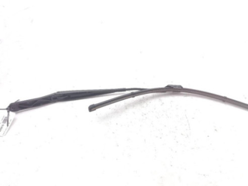 576955409 BRAZO LIMPIAPARABRISAS DEL DER SEAT ATECA (KH7)|Desguaces La Cabaña
