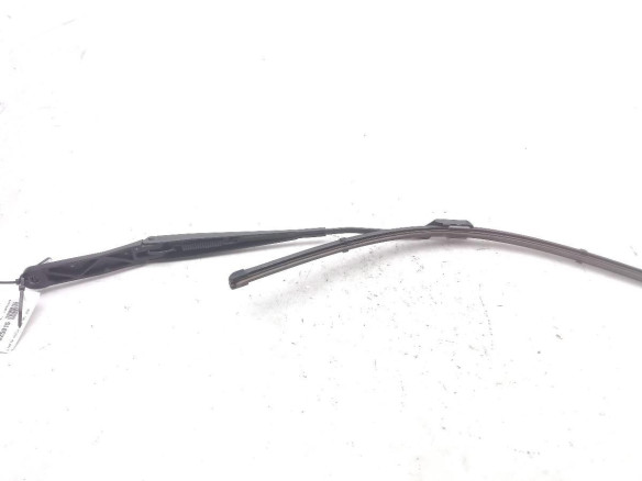 576955409 BRAZO LIMPIAPARABRISAS DEL DER SEAT ATECA (KH7)|Desguaces La Cabaña