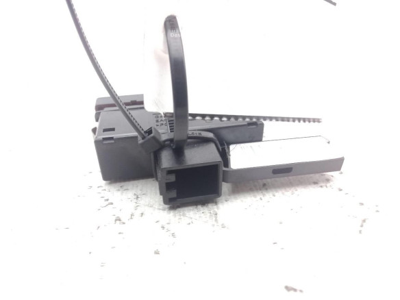 INTERRUPTOR WARNING VW PASSAT Variant (365)|Desguaces La Cabaña