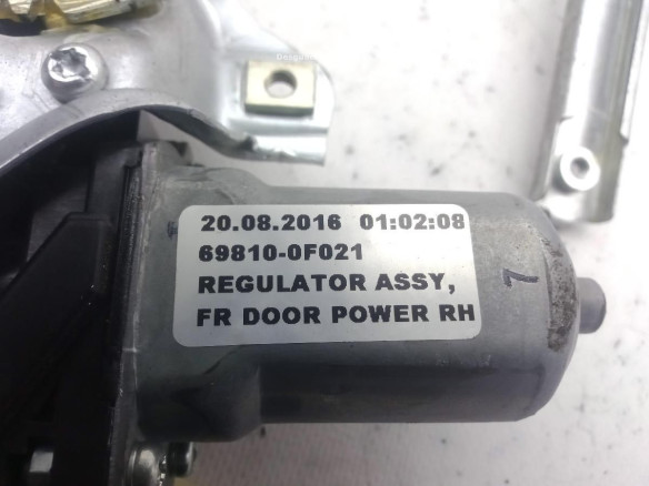 698100F021 ELEVALUNAS PUERTA LAT DEL DER TOYOTA VERSO (_R2_)|Desguaces La Cabaña