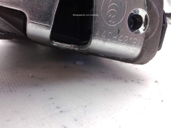A084219 CERRADURA PUERTA LAT TRA IZQ TOYOTA VERSO (_R2_)|Desguaces La Cabaña