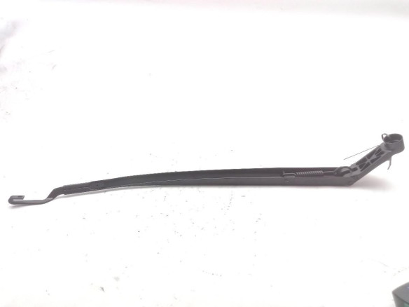 852110F030  BRAZO LIMPIAPARABRISAS DEL DER TOYOTA VERSO (_R2_)|Desguaces La Cabaña