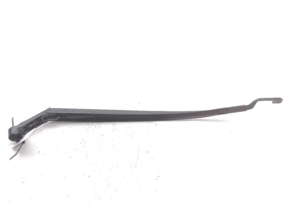 852110F030  BRAZO LIMPIAPARABRISAS DEL DER TOYOTA VERSO (_R2_)|Desguaces La Cabaña