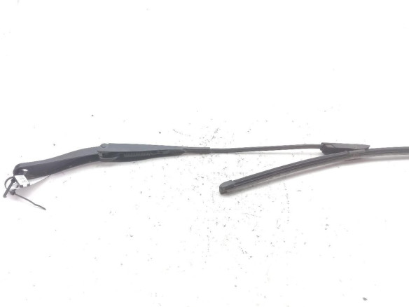 288865045R BRAZO LIMPIAPARABRISAS DEL IZQ DACIA SANDERO II|Desguaces La Cabaña