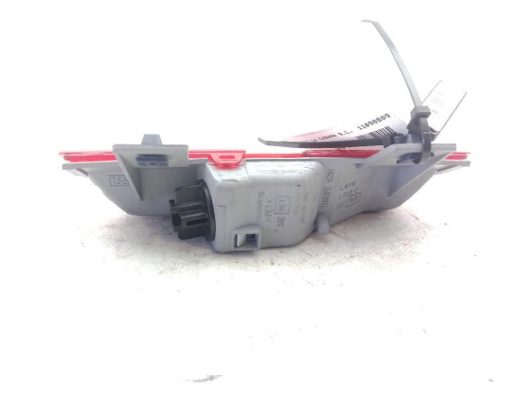 8157049015B0 TERCERA LUZ DE FRENO TOYOTA RAV 4 II (_A2_)|Desguaces La Cabaña