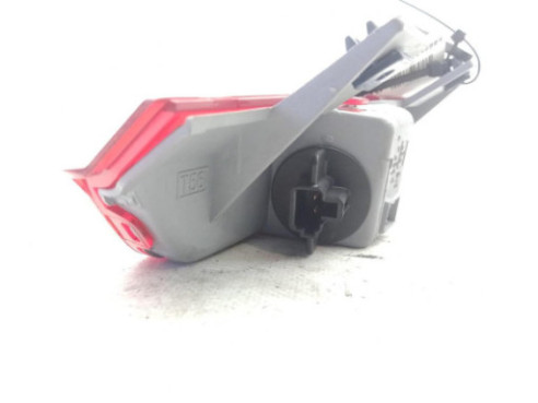 8157049015B0 TERCERA LUZ DE FRENO TOYOTA RAV 4 II (_A2_)|Desguaces La Cabaña