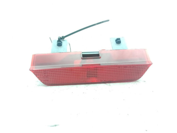 8157049015B0 TERCERA LUZ DE FRENO TOYOTA RAV 4 II (_A2_)|Desguaces La Cabaña