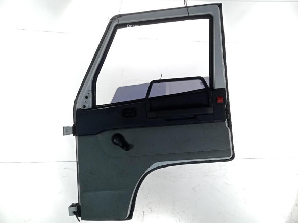 PUERTA LAT DEL DER MERCEDES BENZ MB - 140|Desguaces La Cabaña