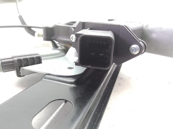 13260137 ELEVALUNAS PUERTA LAT DEL IZQ OPEL ZAFIRA TOURER C (P12)|Desguaces La Cabaña