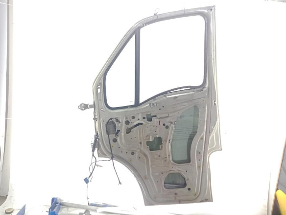PUERTA LAT DEL DER IVECO DAILY IV Furgón/ranchera familiar|Desguaces La Cabaña