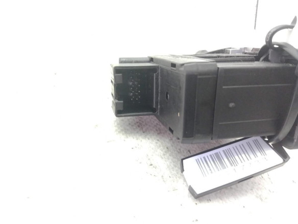 5G0927225D INTERRUPTOR FRENO MANO ELECTRICO VW GOLF VII (5G1, BQ1, BE1, BE2)|Desguaces La Cabaña