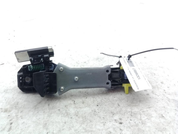 6921174020A1  MANILLA PUERTA LAT TRA IZQ EXT TOYOTA PRIUS PLUS (_W4_)|Desguaces La Cabaña