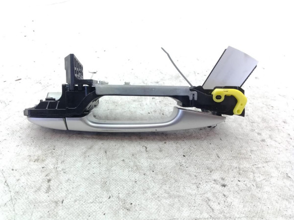 6921174020A1  MANILLA PUERTA LAT TRA IZQ EXT TOYOTA PRIUS PLUS (_W4_)|Desguaces La Cabaña