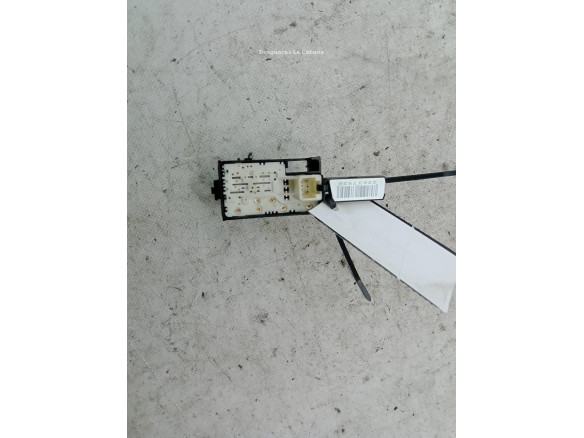 MANDO ELEVALUNAS PUERTA LAT TRA DER TOYOTA PRIUS PLUS (_W4_)|Desguaces La Cabaña