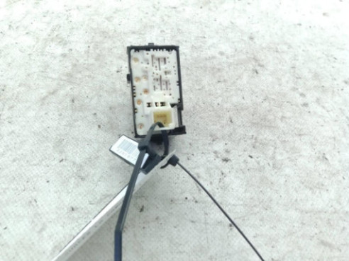 PINZA DEL IZQ TOYOTA PRIUS PLUS (_W4_)|Desguaces La Cabaña 2