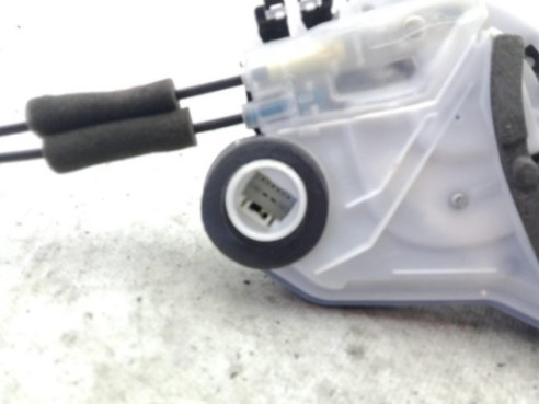 6906048060  CERRADURA PUERTA LAT TRA IZQ TOYOTA PRIUS PLUS (_W4_)|Desguaces La Cabaña