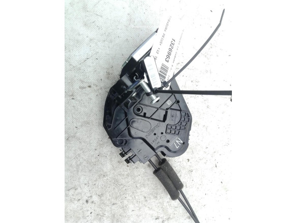 6905048060  CERRADURA PUERTA LAT TRA DER TOYOTA PRIUS PLUS (_W4_)|Desguaces La Cabaña