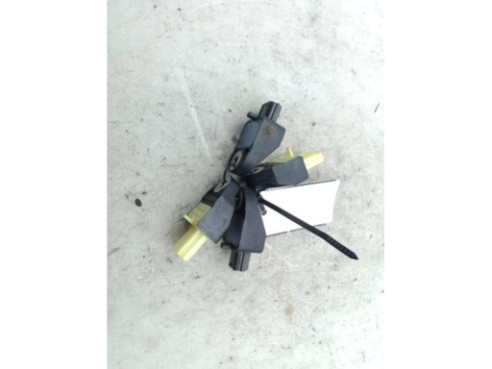PINZA DEL IZQ TOYOTA PRIUS PLUS (_W4_)|Desguaces La Cabaña 2