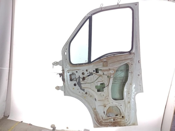 PUERTA LAT DEL DER IVECO DAILY III Caja/Chasis|Desguaces La Cabaña