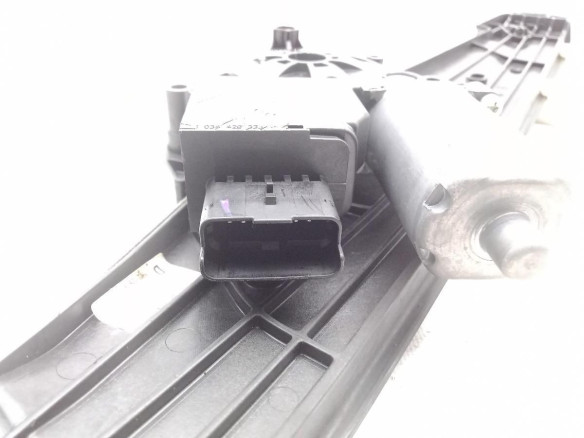 9811794480 ELEVALUNAS PUERTA LAT TRA DER PEUGEOT 5008 II|Desguaces La Cabaña