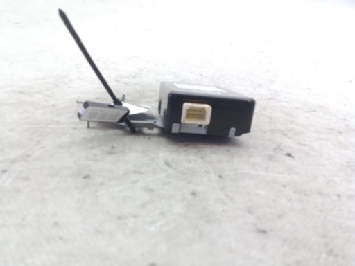 PINZA DEL IZQ TOYOTA PRIUS PLUS (_W4_)|Desguaces La Cabaña
