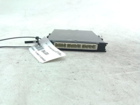 PINZA DEL IZQ TOYOTA PRIUS PLUS (_W4_)|Desguaces La Cabaña 2