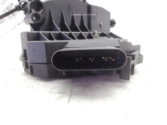 BM5AA26412AF CERRADURA PUERTA LAT TRA DER FORD FOCUS III|Desguaces La Cabaña