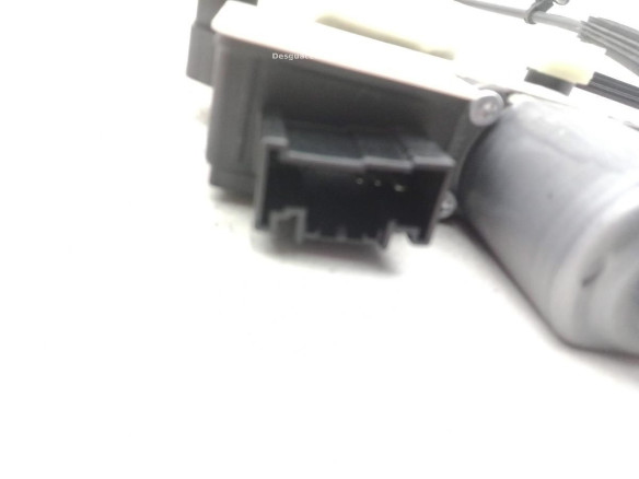 2Q1959405E ELEVALUNAS PUERTA LAT DEL IZQ SEAT ARONA (KJ7)|Desguaces La Cabaña