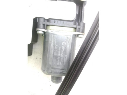 2Q1959405E ELEVALUNAS PUERTA LAT DEL IZQ SEAT ARONA (KJ7)|Desguaces La Cabaña