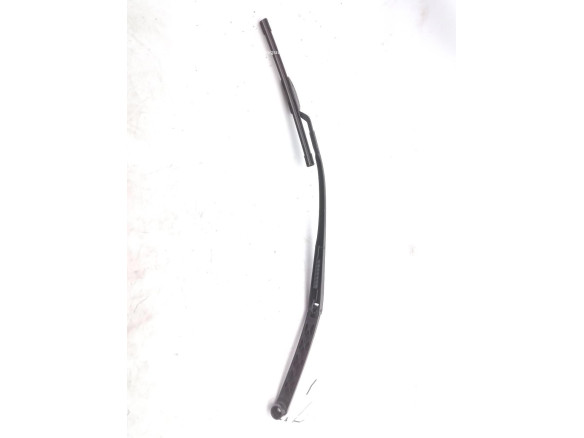 98320A5000  BRAZO LIMPIAPARABRISAS DEL DER HYUNDAI i30 (GD)|Desguaces La Cabaña