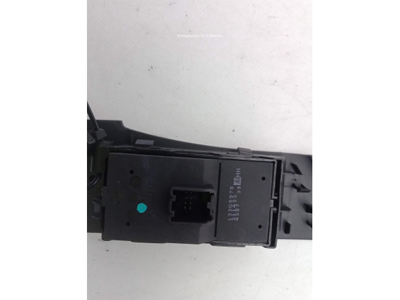133605978 MANDO ELEVALUNAS PUERTA LAT DEL IZQ OPEL ASTRA J GTC|Desguaces La Cabaña
