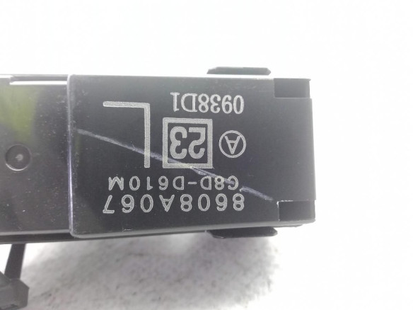 8608A067 MANDO ELEVALUNAS PUERTA LAT TRA IZQ MITSUBISHI LANCER VIII (CY_A, CZ_A)|Desguaces La Cabaña