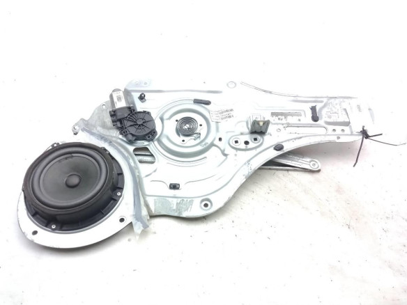 82480-3U120 ELEVALUNAS PUERTA LAT DEL DER KIA SPORTAGE (SL)|Desguaces La Cabaña