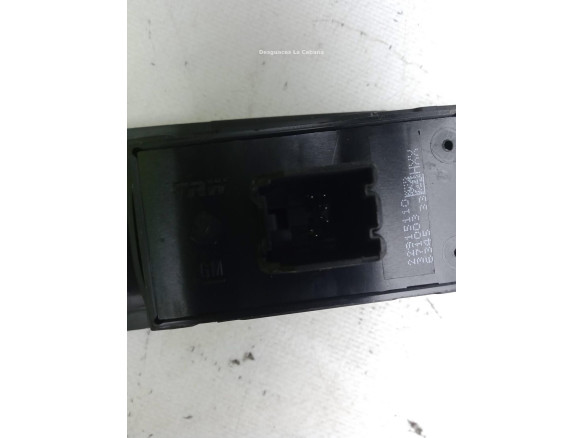 22915110 MANDO ELEVALUNAS PUERTA LAT TRA IZQ OPEL MOKKA / MOKKA X (J13)|Desguaces La Cabaña