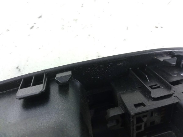 MANDO ELEVALUNAS PUERTA LAT TRA DER NISSAN JUKE (F15)|Desguaces La Cabaña