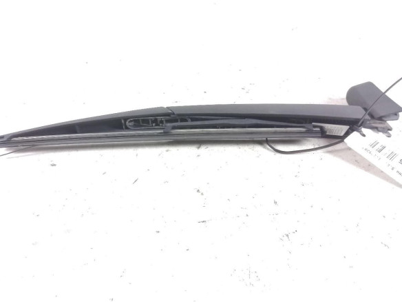 W000007598 BRAZO LIMPIAPARABRISAS TRA PORTÓN NISSAN JUKE (F15)|Desguaces La Cabaña