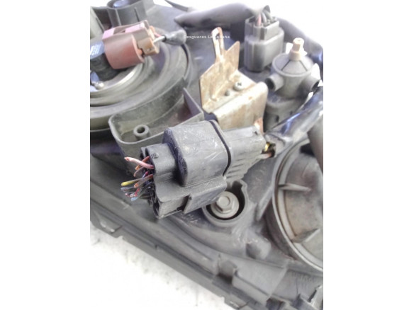 8301B260  FARO DERECHO MITSUBISHI LANCER VIII (CY_A, CZ_A)|Desguaces La Cabaña