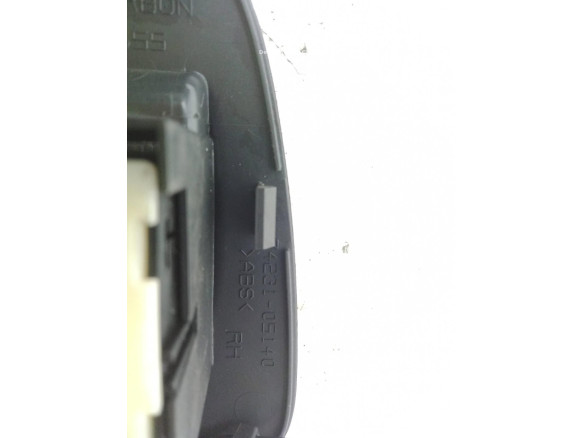 MANDO ELEVALUNAS PUERTA LAT DEL DER TOYOTA AVENSIS Sedán (_T25_)|Desguaces La Cabaña