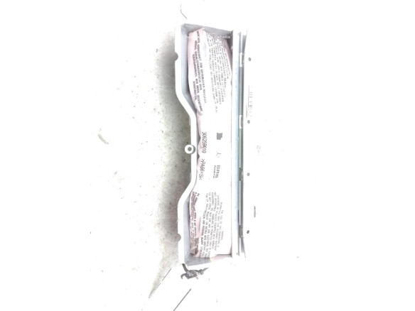 305669599AL AIRBAG RODILLA MERCEDES BENZ CLASE C (W204)|Desguaces La Cabaña