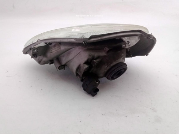 7700311372 FARO DERECHO RENAULT TRAFIC II Furgón (FL)|Desguaces La Cabaña