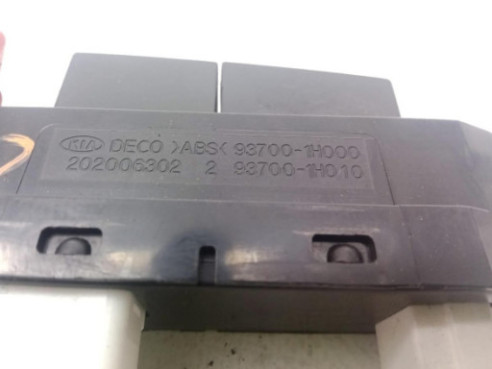 937001H000 INTERRUPTOR WARNING KIA CEE'D Fastback (ED)|Desguaces La Cabaña