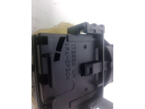 84652-05160, MANDO LIMPIAPARABRISAS TOYOTA AVENSIS (_T25_)|Desguaces La Cabaña