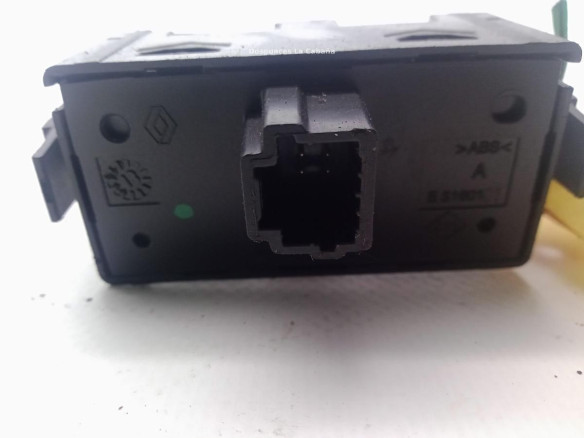 SinValor INTERRUPTOR WARNING DACIA LOGAN II|Desguaces La Cabaña