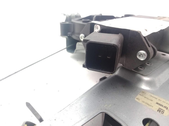 915722-104 ELEVALUNAS PUERTA LAT TRA DER OPEL ZAFIRA TOURER C (P12)|Desguaces La Cabaña
