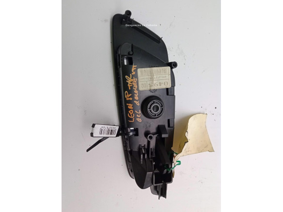 MANILLA PUERTA LAT DEL DER INT SEAT LEON (5F1)|Desguaces La Cabaña